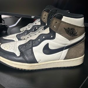 Air Jordan 1  high OG ‘Dark mocha
